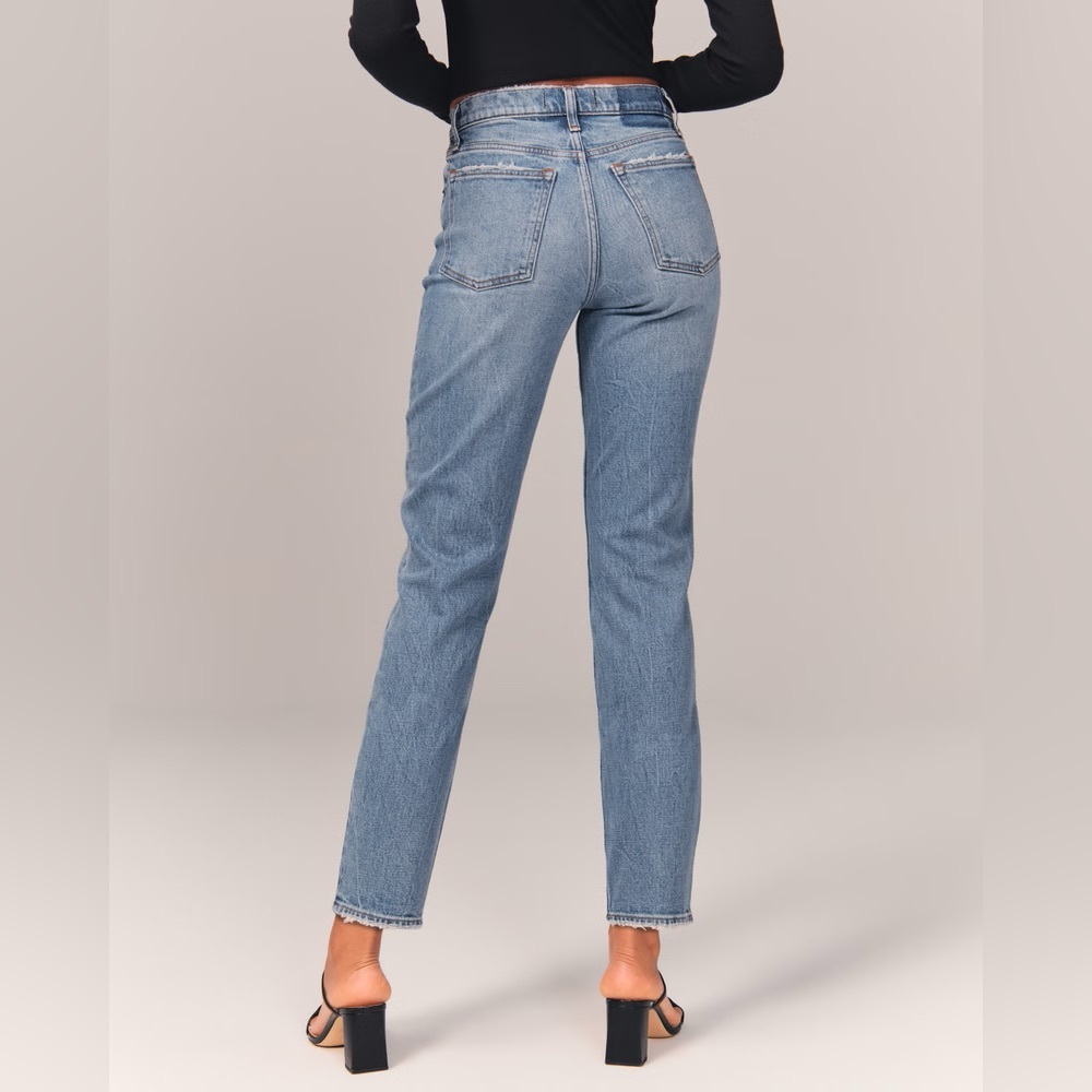 Abercrombie & Fitch size 31 12 S High Rise waist Mom jeans pants in medium wash - Picture 7 of 7